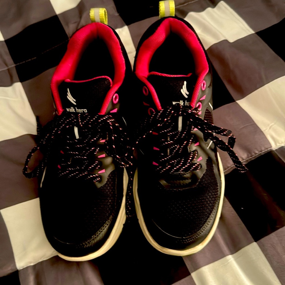 Walk Hero shoe